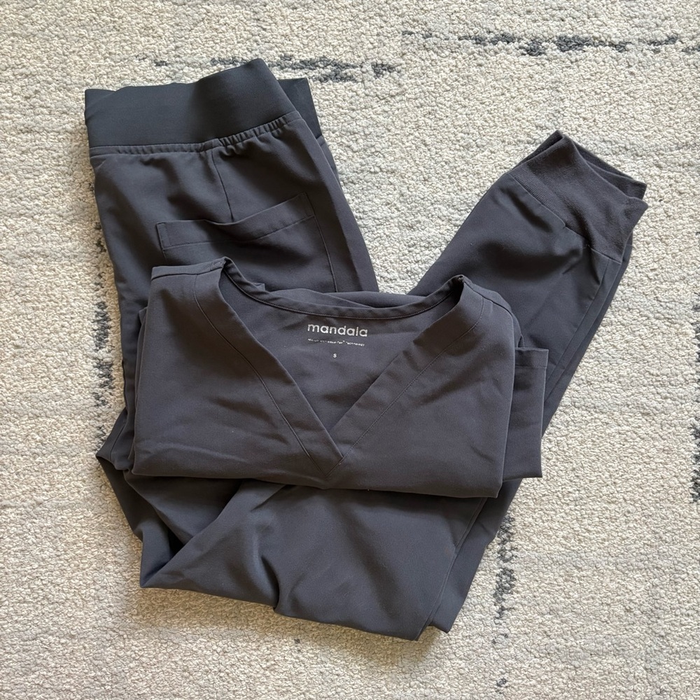 Mandala Scrub Top and Joggers Set in Pewter Grey Size Small